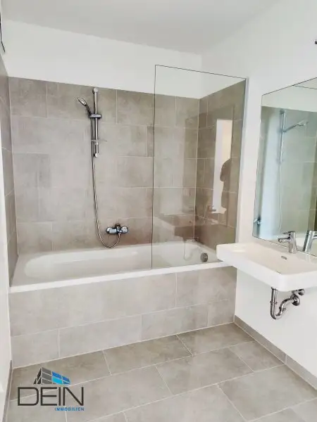 NEU! TRAUMHAFTE 4 ZIMMER NEUBAUWOHNUNG MIT EINEM BALKON IN EBERGASSING!