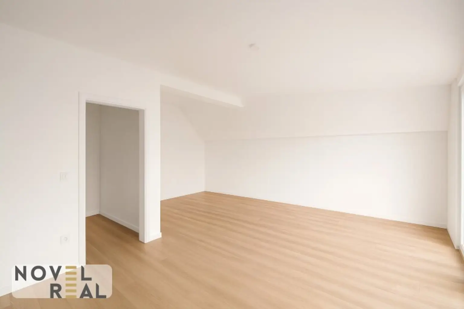 Exklusive Dachgeschoss-Wohnung mit großzügiger Terrasse