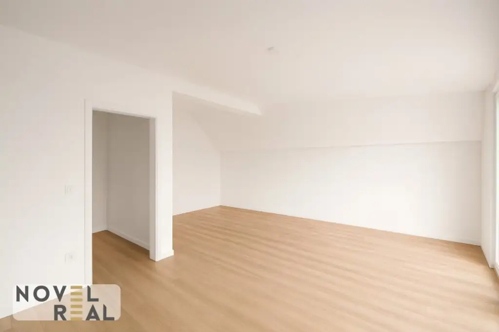 Exklusive Dachgeschoss-Wohnung mit großzügiger Terrasse