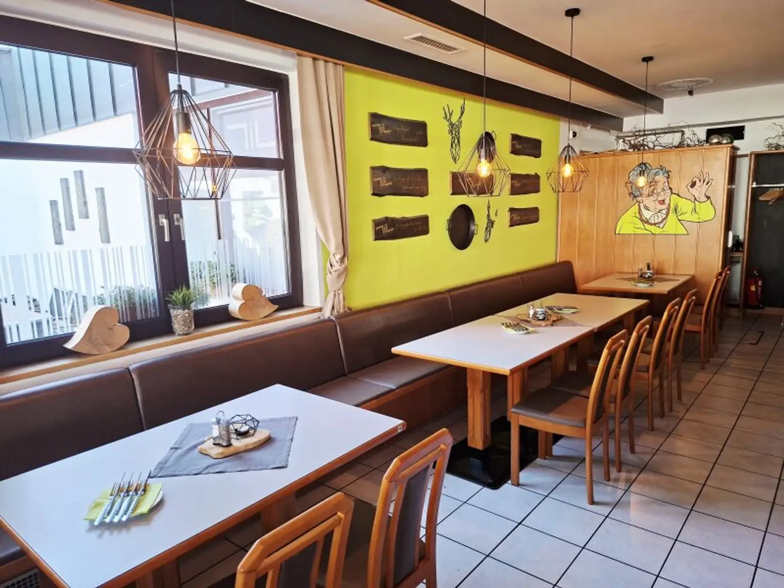 TOP Location mit umsatzstarkem Gastro-Konzept sucht Nachfolger!
