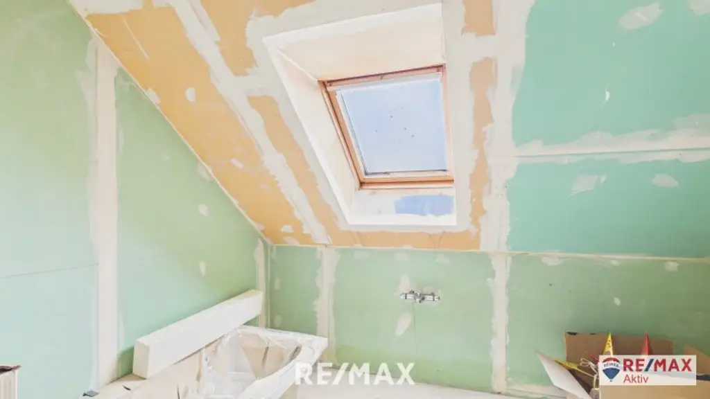 Einzugsbereites Haus mit großer Garage und großem Grundstück