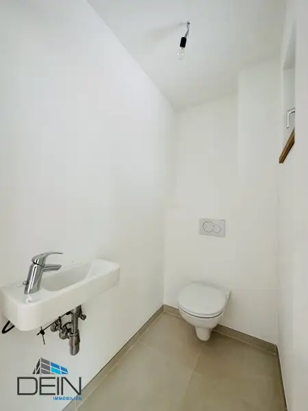 NEU! TRAUMHAFTE 4 ZIMMER DOPPELHAUSHÄLFTE MIT EIGENGARTEN NÄHE ZENTRUM UND BAHNHOF!