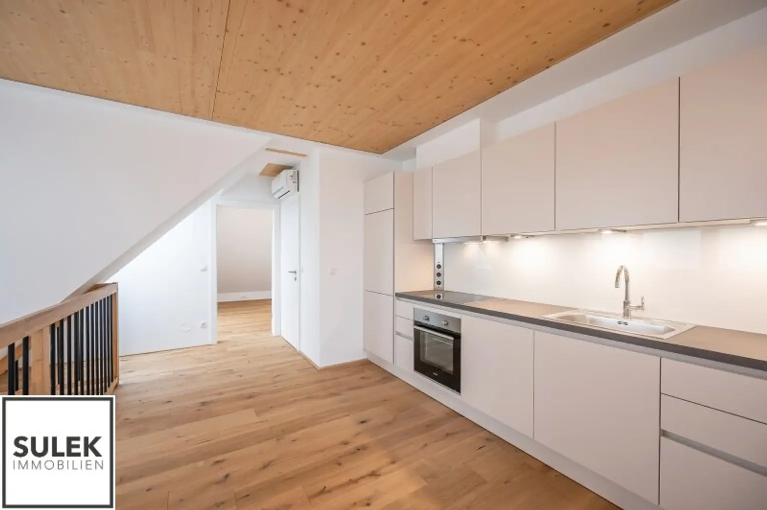 Dachgeschoßwohnung im Herzen des 2. Bezirks – 83 m² Wohnkomfort