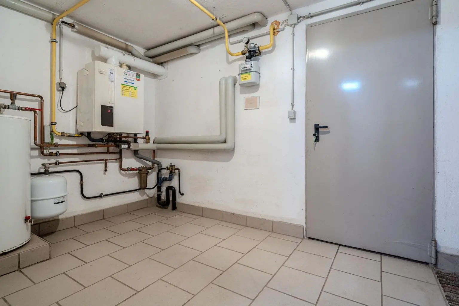 Kellerraum + Fernwärme