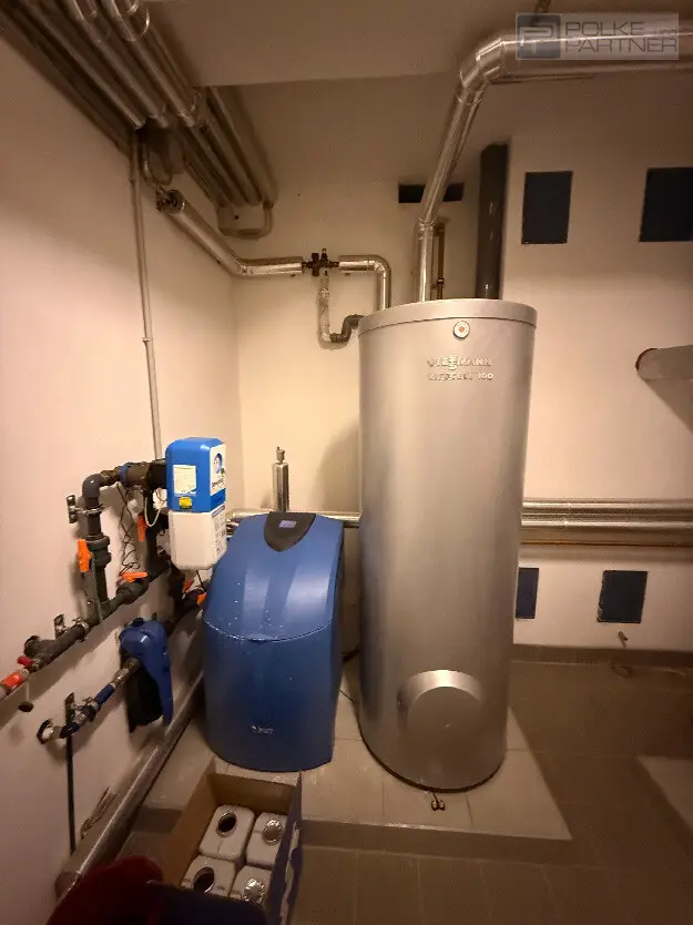 GARTENPARADIES   -  9.000 M² - 
LANDHAUS IN PARKLANDSCHAFT  
NUR 30 MINUTEN VON WIEN