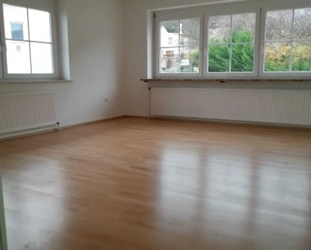 Traumhaftes Mehrfamilienhaus in Mistelbach – 3 Wohneinheiten, top gepflegt, mit Stadtblick und Weinkeller!