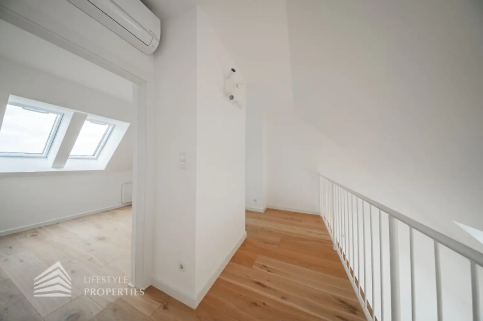Helle 2-Zimmer-Maisonettewohnung, Nähe Wiedner Hauptstraße