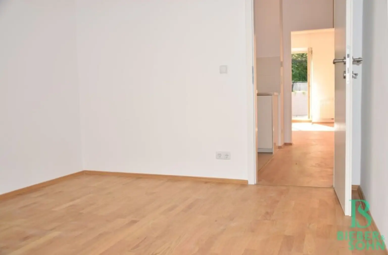 Mitten im 5.! Westterrasse - Top renovierte, große, sonnige Wohnung - Ruhelage