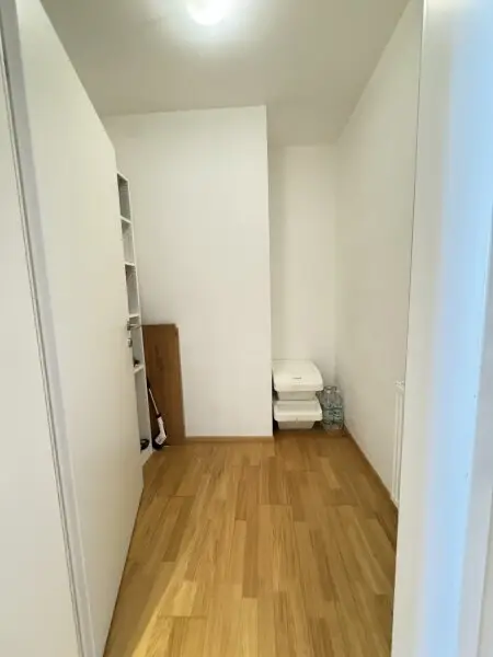 OPEN HOUSE-Besichtigung mit Einzelterminen, am Samstag, den 09.08.2025, ab 10:00 Uhr! Möblierte Vierzimmerwohnung mit großzügiger Loggia,Fernblick inkl. Garagenplatz im Herzen von Stadlau