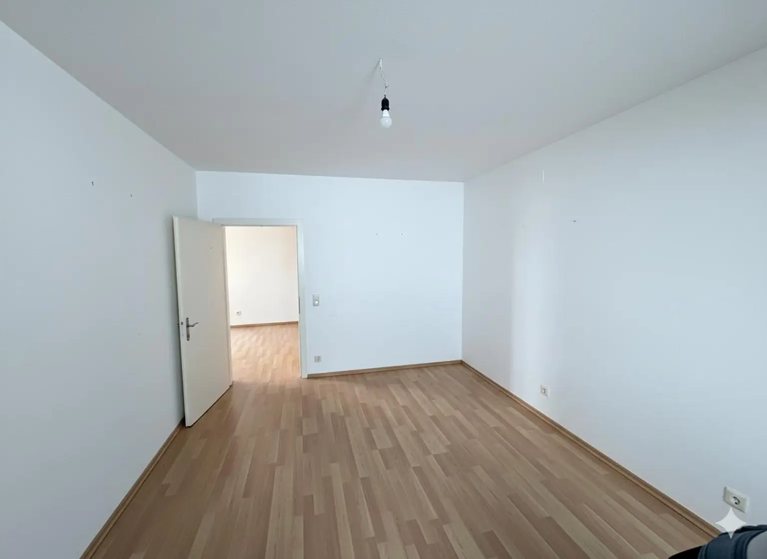 B995512c-d539-40e0-9