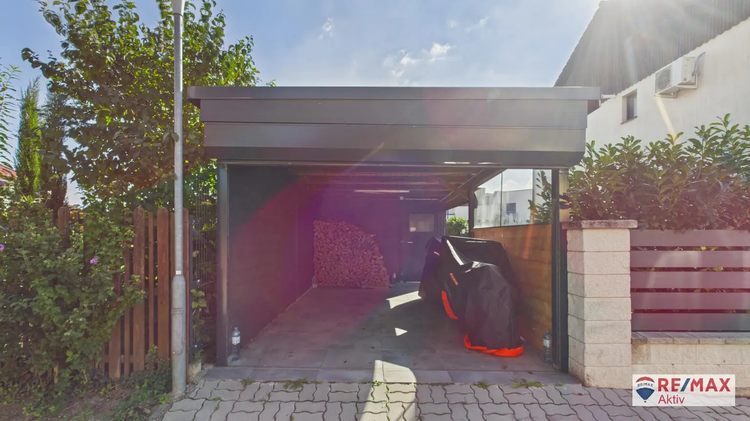 Familienidylle pur – Gepflegte Doppelhaushälfte mit Garten, Terrasse & Carport