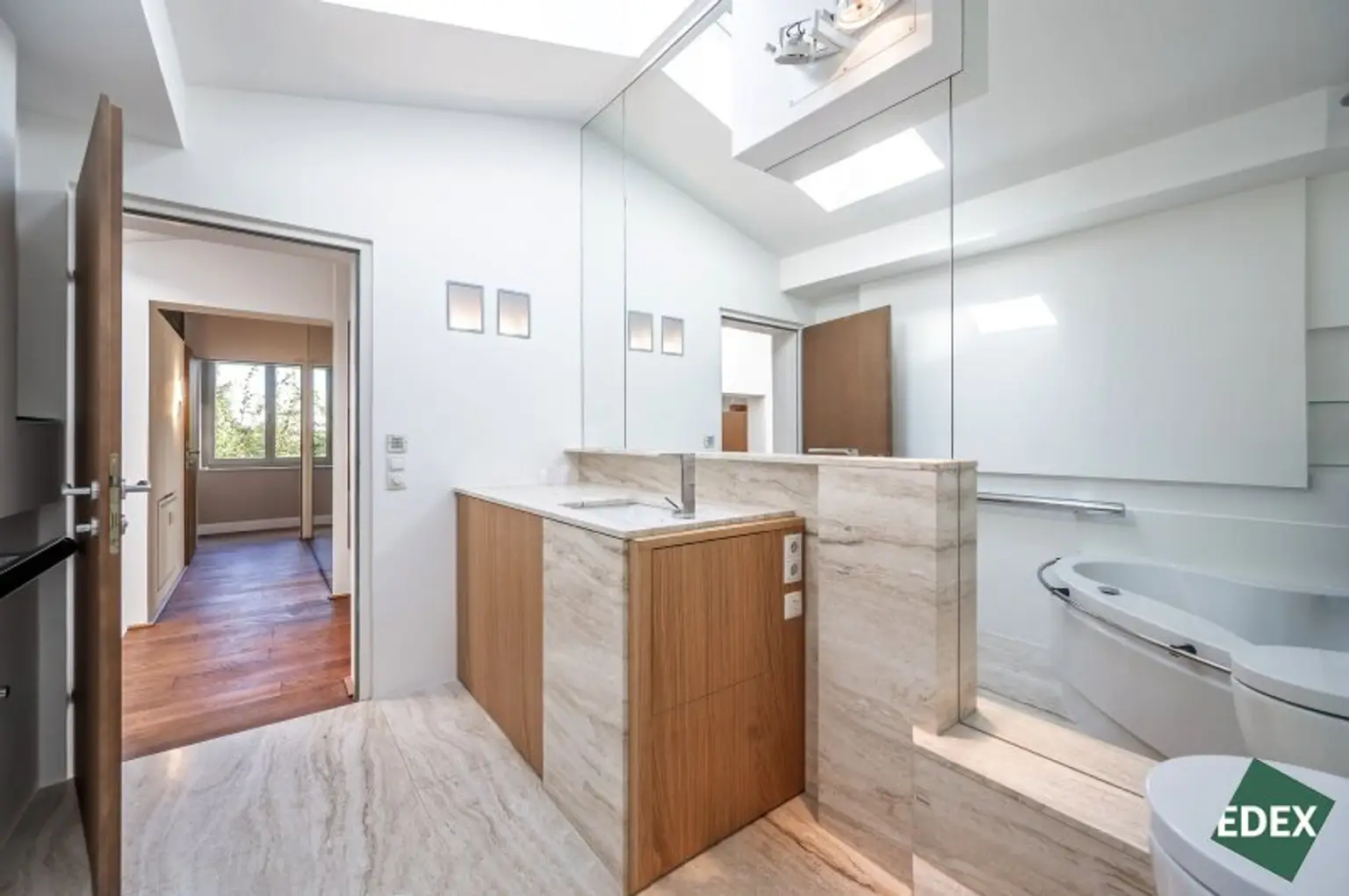 Ankommen, Aufatmen, Genießen - Villa mit Garten, Pool und Dachterrasse an den Weinbergen am Mauerer Berg