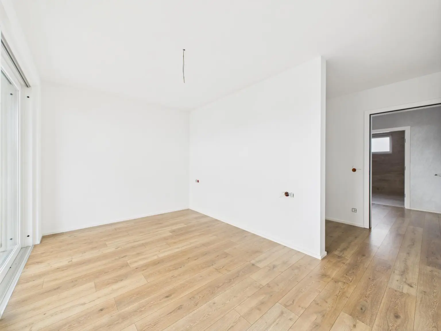 Modernes Wohnen auf höchstem Niveau: Erstbezug mit Smart Home, Salzwasserpool & 149 m² Wohnfläche in Wels-West