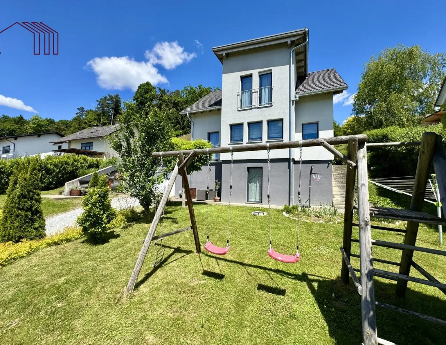 FAMILIENTRAUM: Einfamilienhaus mit Fernblick und viel Stauraum nähe Hausmannstätten