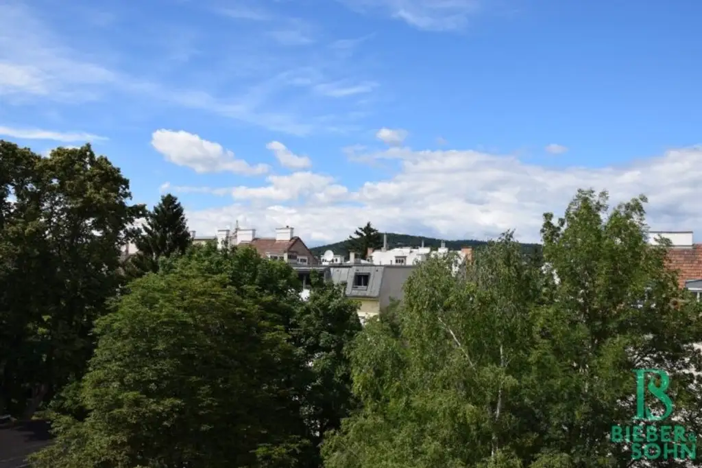Sonnige Loggia-Wohnung mit Blick ins Grüne