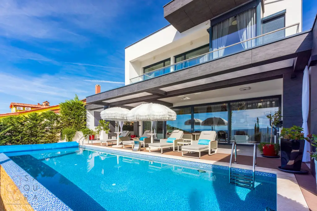 Eleganz mit Meerblick – Ihre Traumvilla in Crikvenica