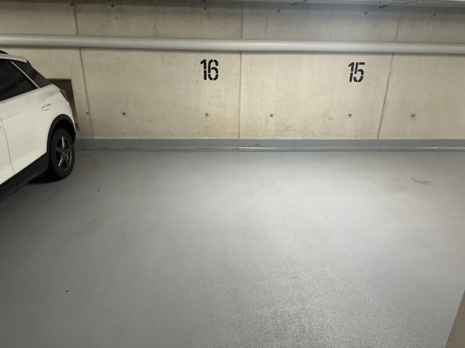 Ab 01.12.2025 verfügbar - Komfortabel parken – Ihr Stellplatz steht bereit!