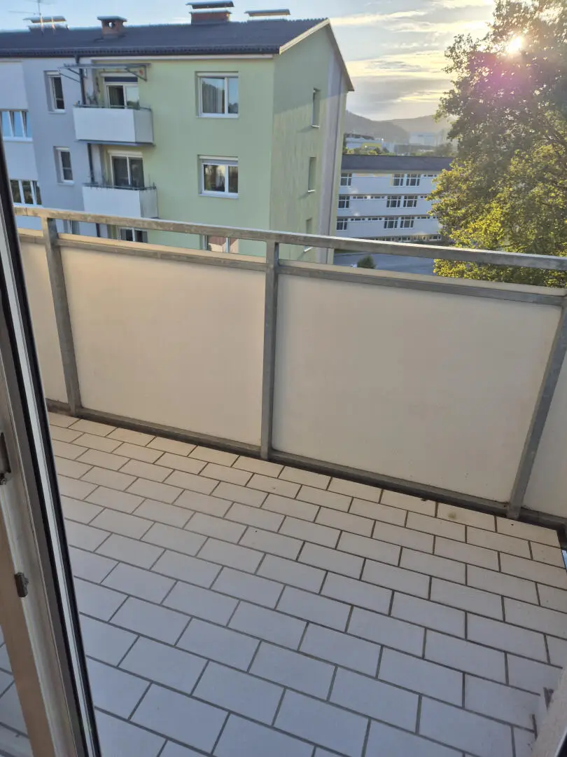 2 Zimmer mit Balkon
