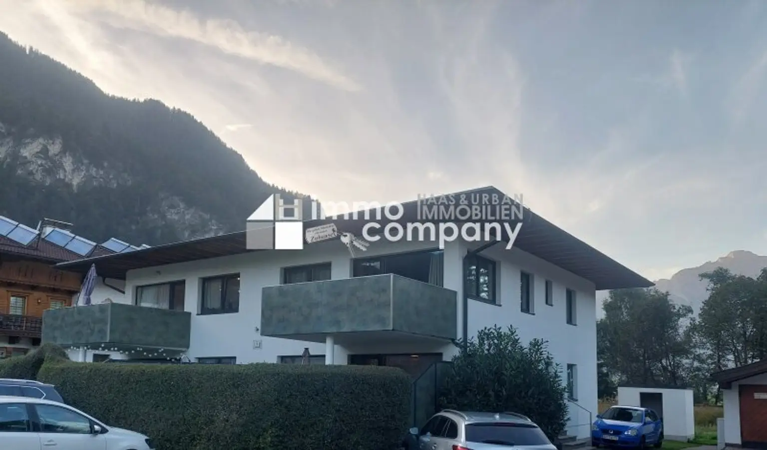 MODERNE, NEUWERTIGE 3-ZIMMER TERRASSENWOHNUNG mit TOLLEM AUSBLICK ins ZILLERTAL