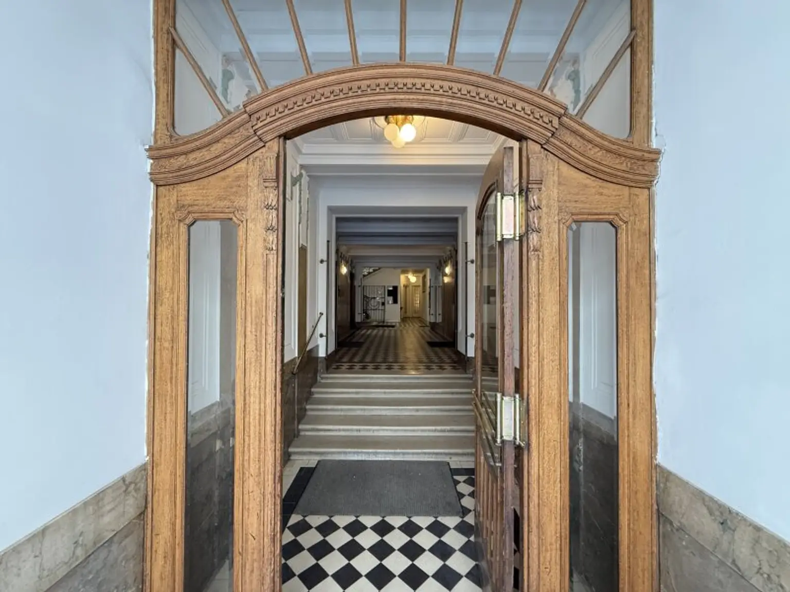 Großzügige 3,5-Zimmer-Wohnung mit Balkon im Herzen von Wien