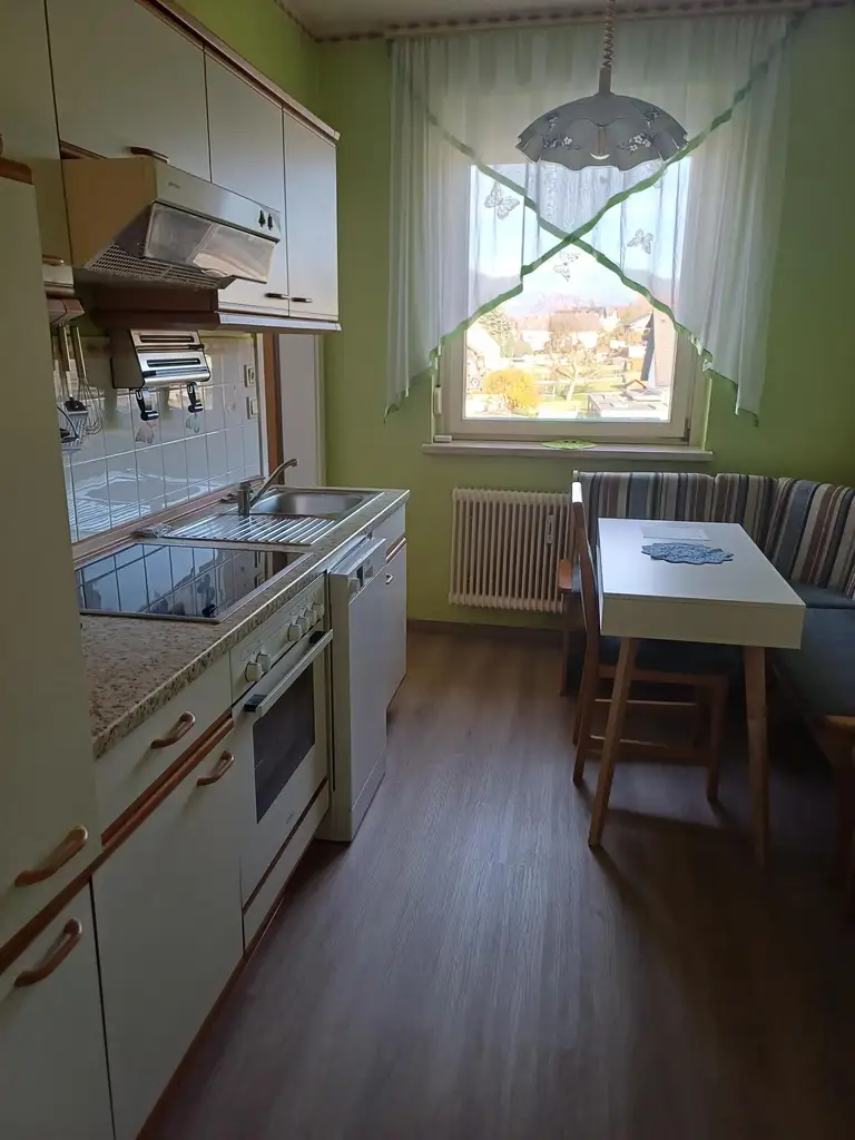 Gepflegte 2-Zimmer-Wohnung mit Küchenblock und Loggia in Langenwang im Mürztal zu mieten !