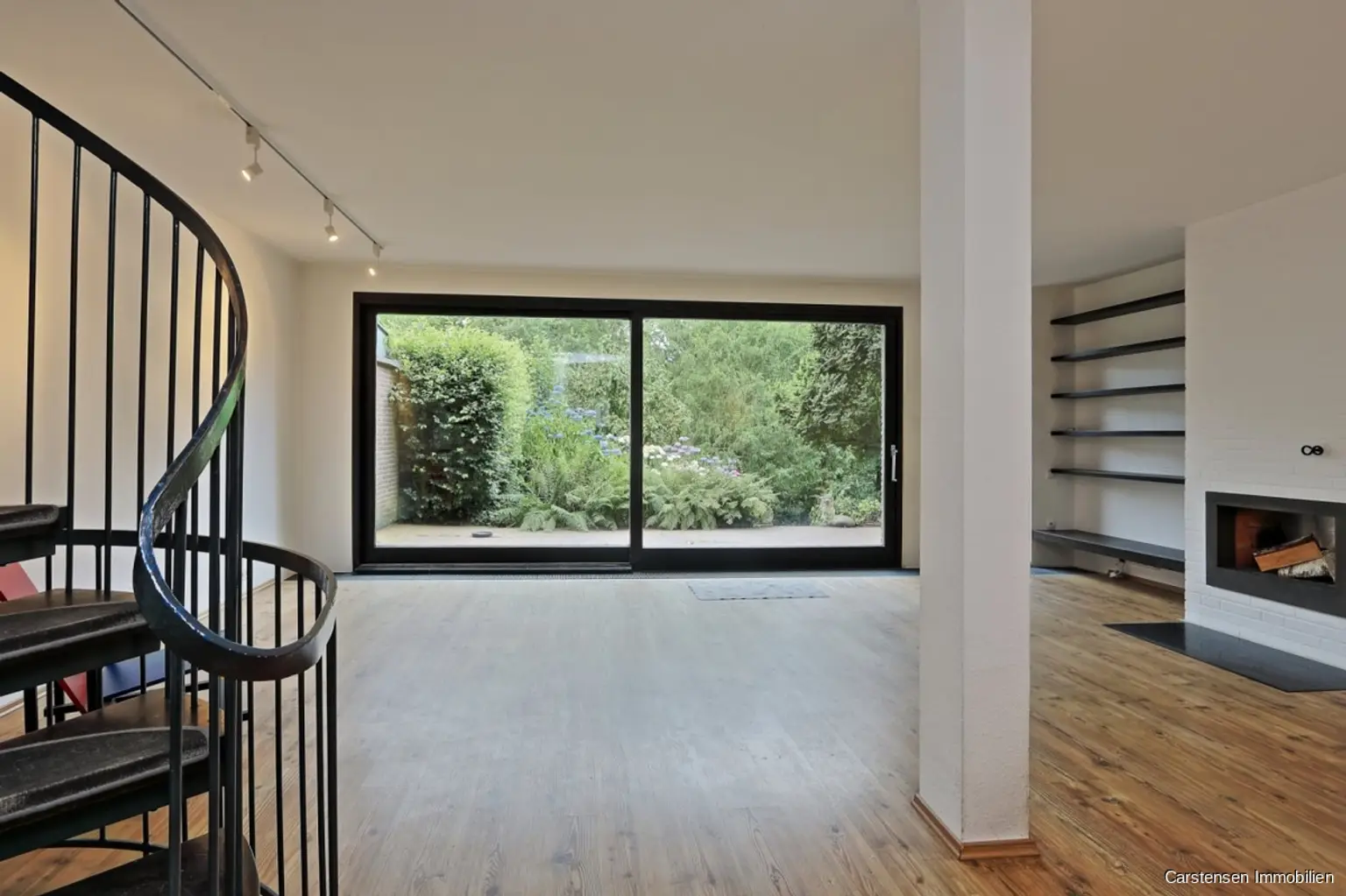 Blick ins Wohnzimmer