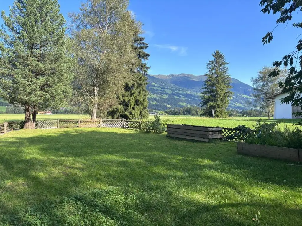 Schlitters: Wohntraum mit Garten – helle 4-Zi.-Wohnung zu verkaufen