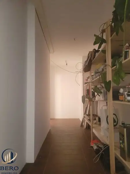 "Diese 5 Zimmer-Altbauwohnung mit sonniger Terrasse wartet genau auf SIE"