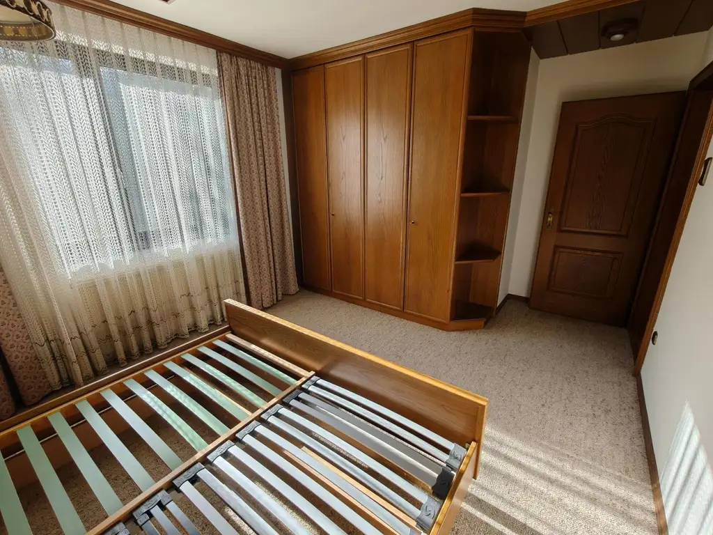 ca. 160m² NFL | Einfamilienhaus im Grünen | große Garage & Keller | Renovierungsbedarf