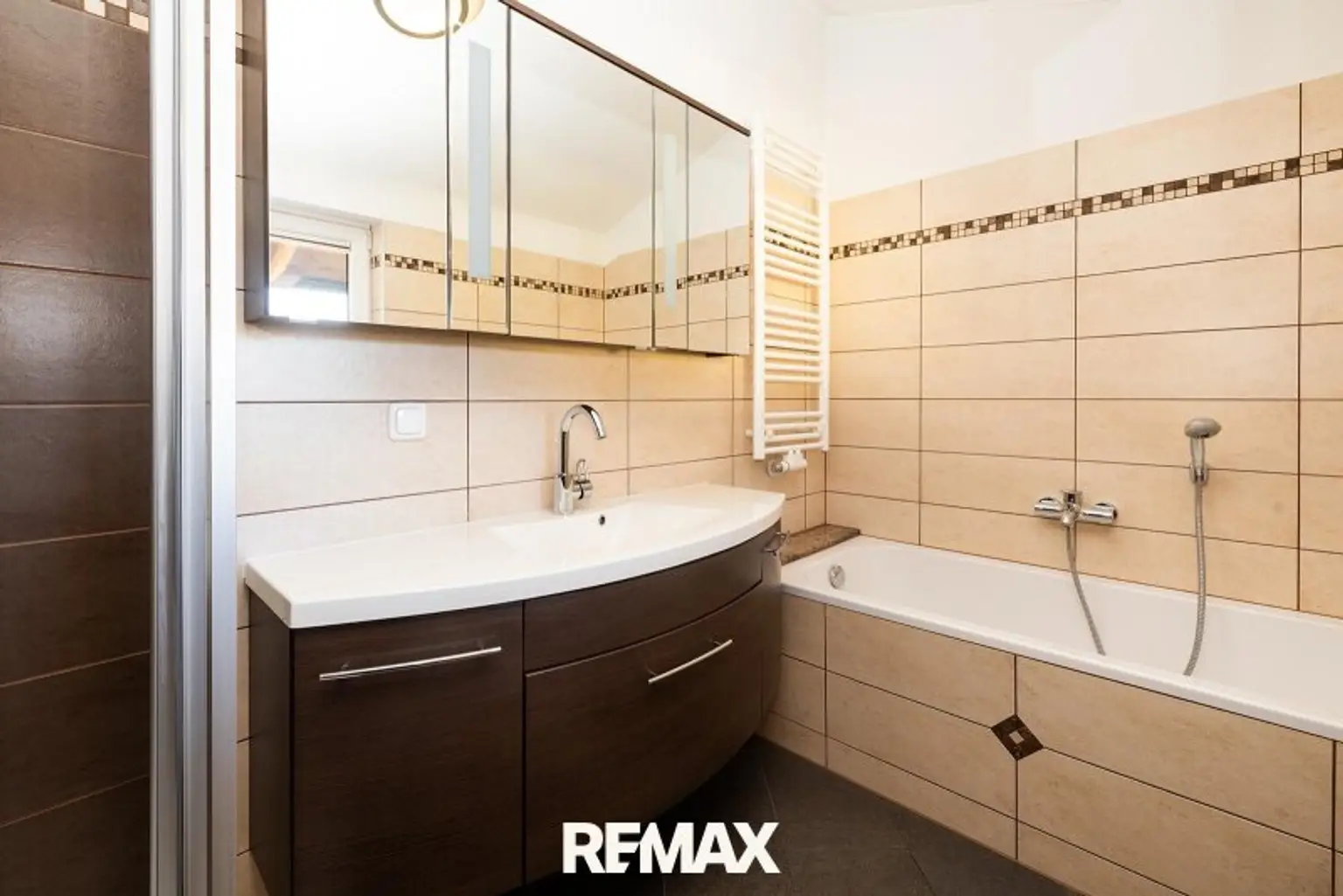 Badezimmer Hauptschlafzimmer