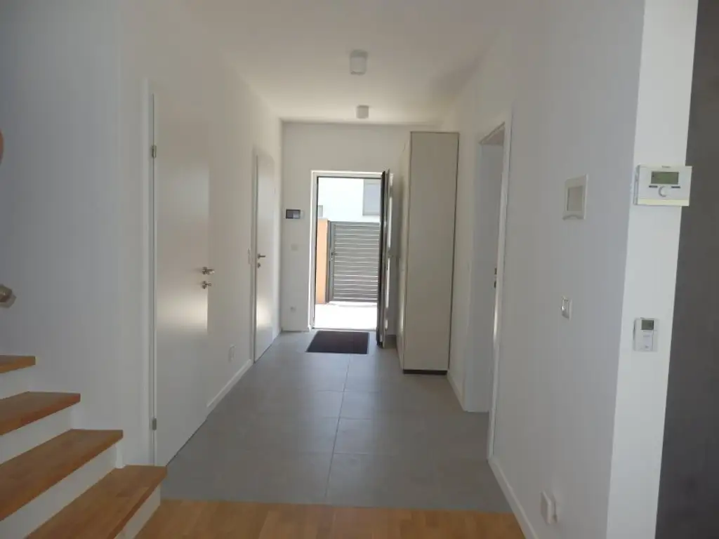 Topmodernes ZWEITBEZUGHAUS, 5 Zimmer, Garten, Stellplatz !!