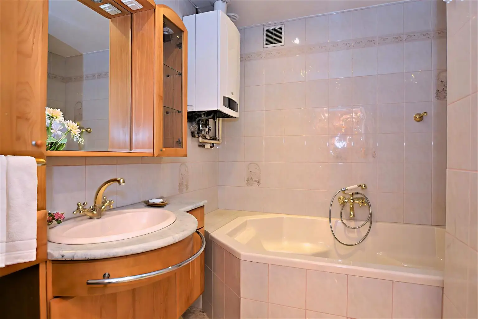 Helle & großzügige 3 Zimmer Wohnung nahe Schloss Schönbrunn