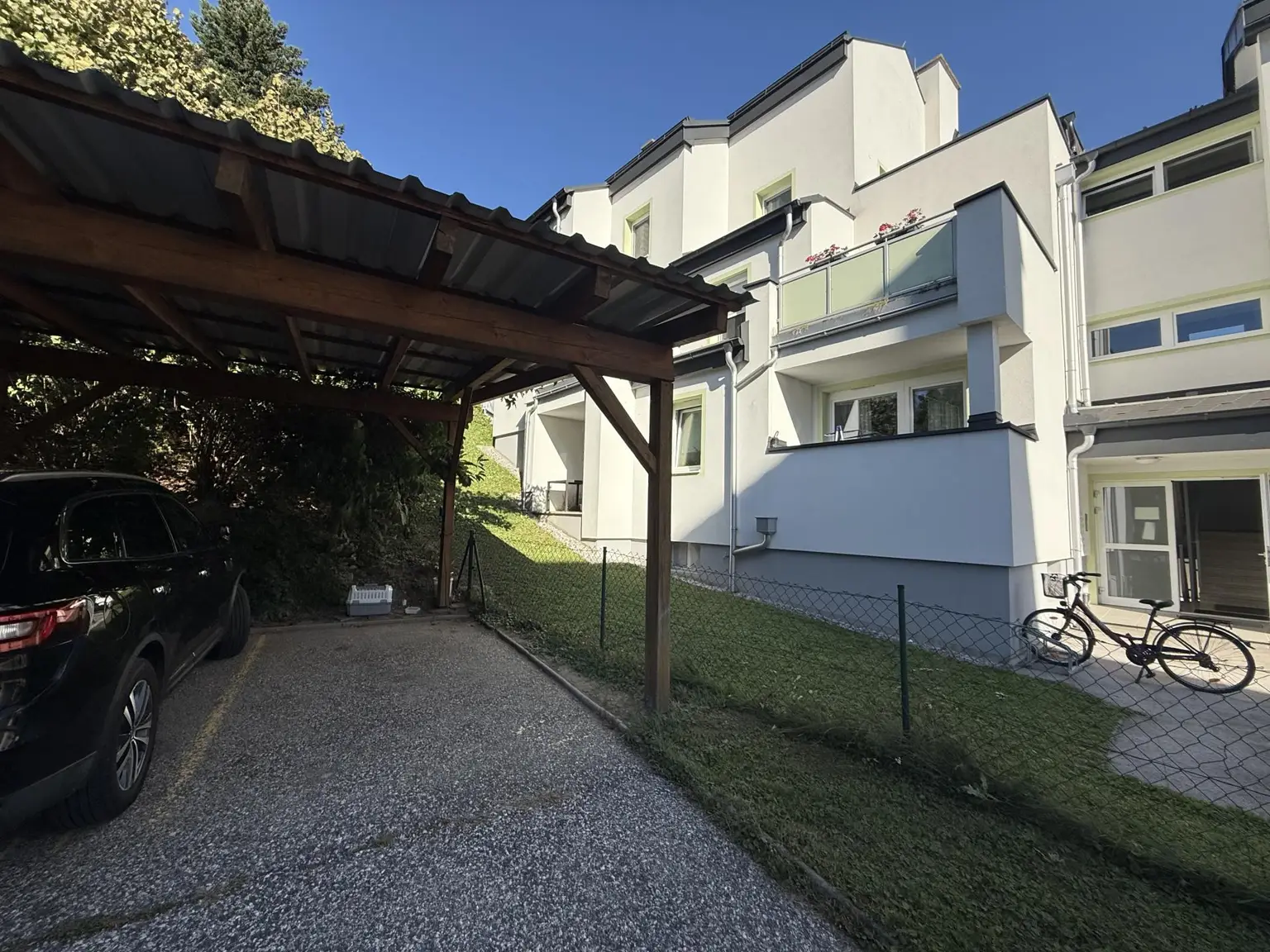 Großzügige 3 Zimmer-Wohnung mit Blick ins Grüne!