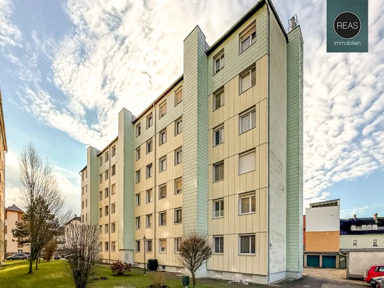 Gepflegte Wohnung mit Loggia in St. Valentin! Zentrumslage!