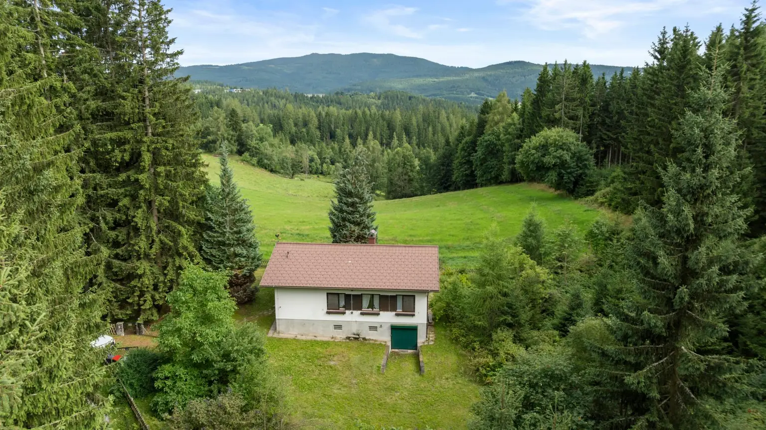 Alleinlage trifft Lebensqualität: Gemütliches Haus mit großem Grundstück inmitten der Natur