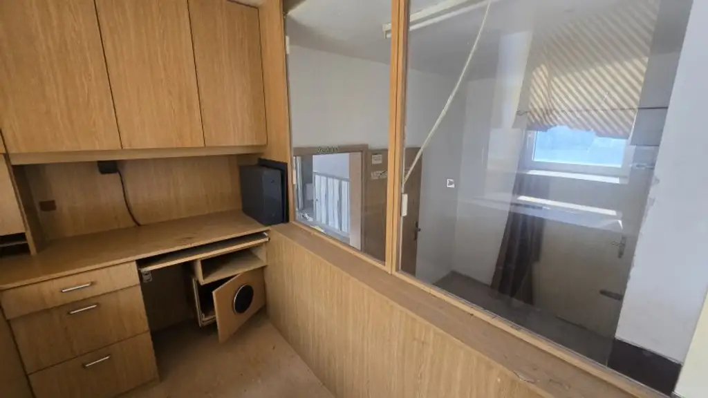 Schöne Geschäftslokal, Gewerbeimmobilien, Souterrain