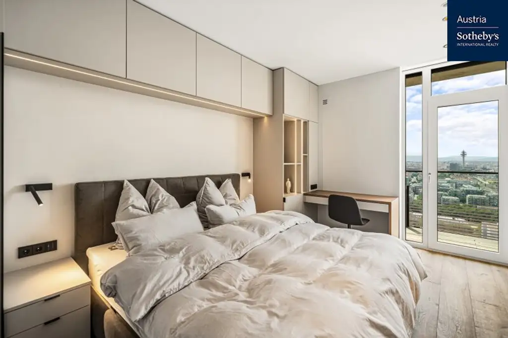Luxuriöses Penthouse im TrIIIple: Ein Meisterwerk der Innenarchitektur und Technik