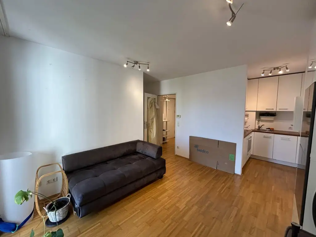 Schöne 2-Zimmer-Wohnung mit Balkon in bester Lage im 7. Bezirk