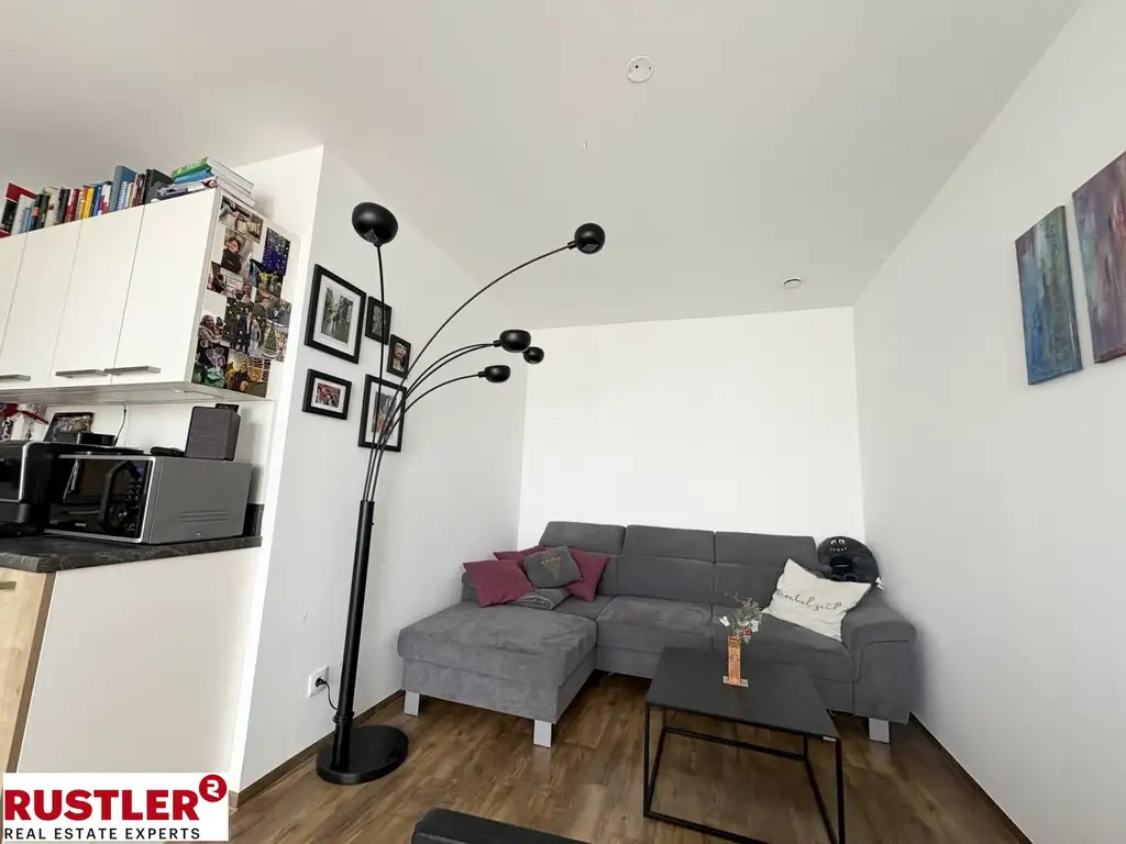 Helle 2-Zimmer-Wohnung mit Loggia und Top-Anbindung – ideal für Singles und Paare