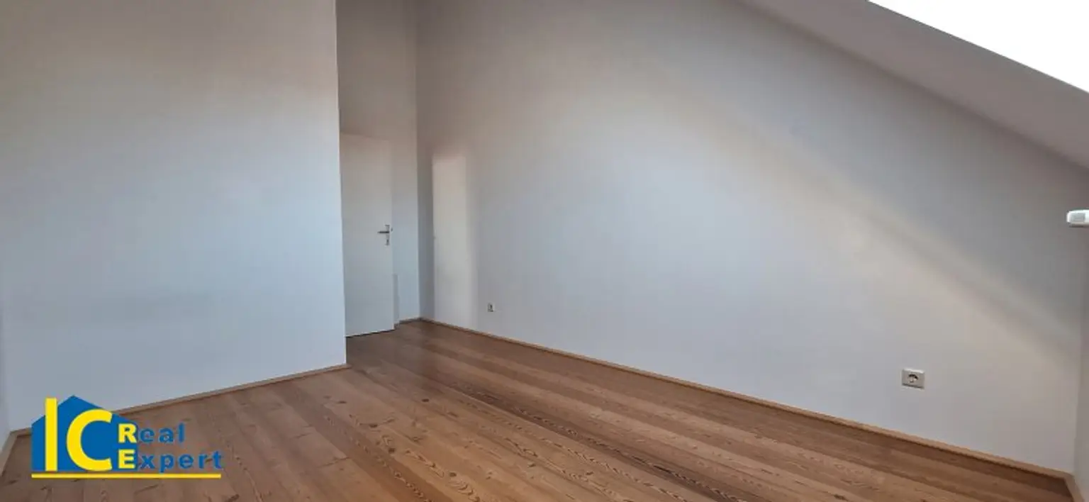 Ideal geschnittenes Schlafzimmer