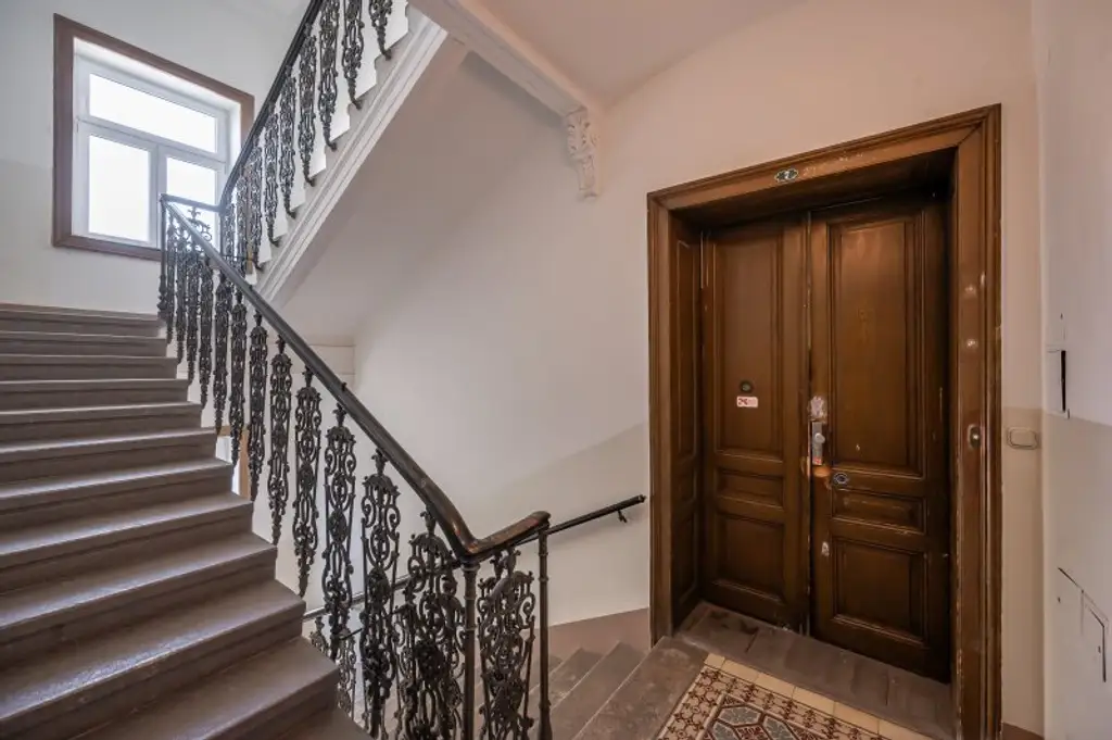 ***NEU*** Gepflegte 3 Zimmer Wohnung in repräsentativem Stilaltbau! in TOP-Lage!!