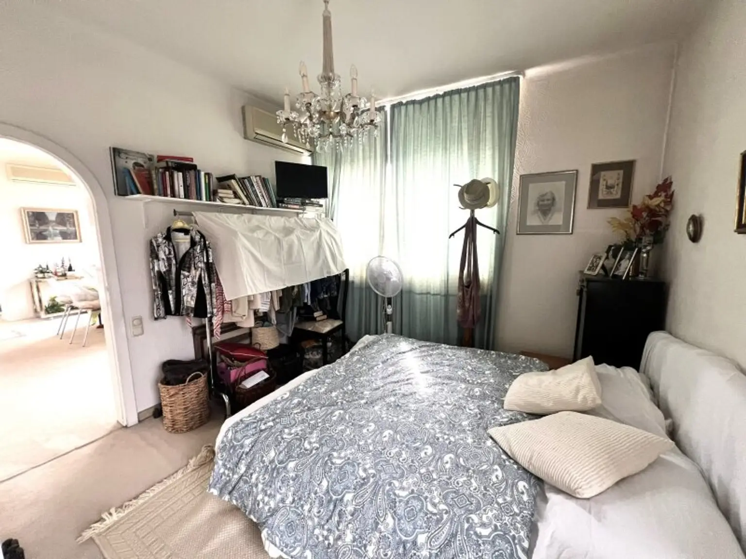 Charmante sanierungsbedürftige Dachgeschosswohnung in bester Lage direkt beim Türkenschanzpark (!)