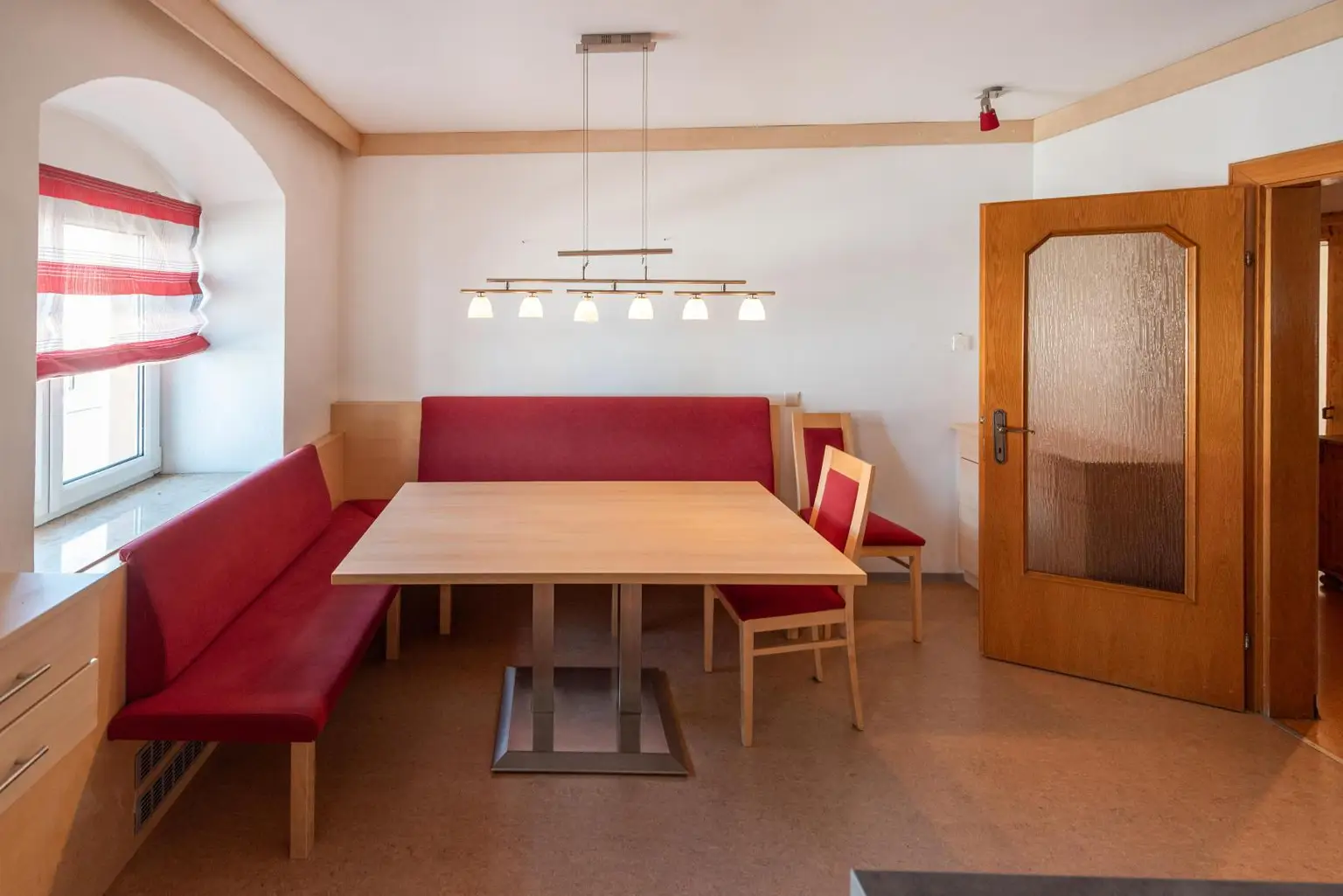 Zwei besondere Wohnungen in historischem Gebäude - 178 m² und 49 m² im Zentrum von Scharnstein mit schönem Ausblick und Garage!