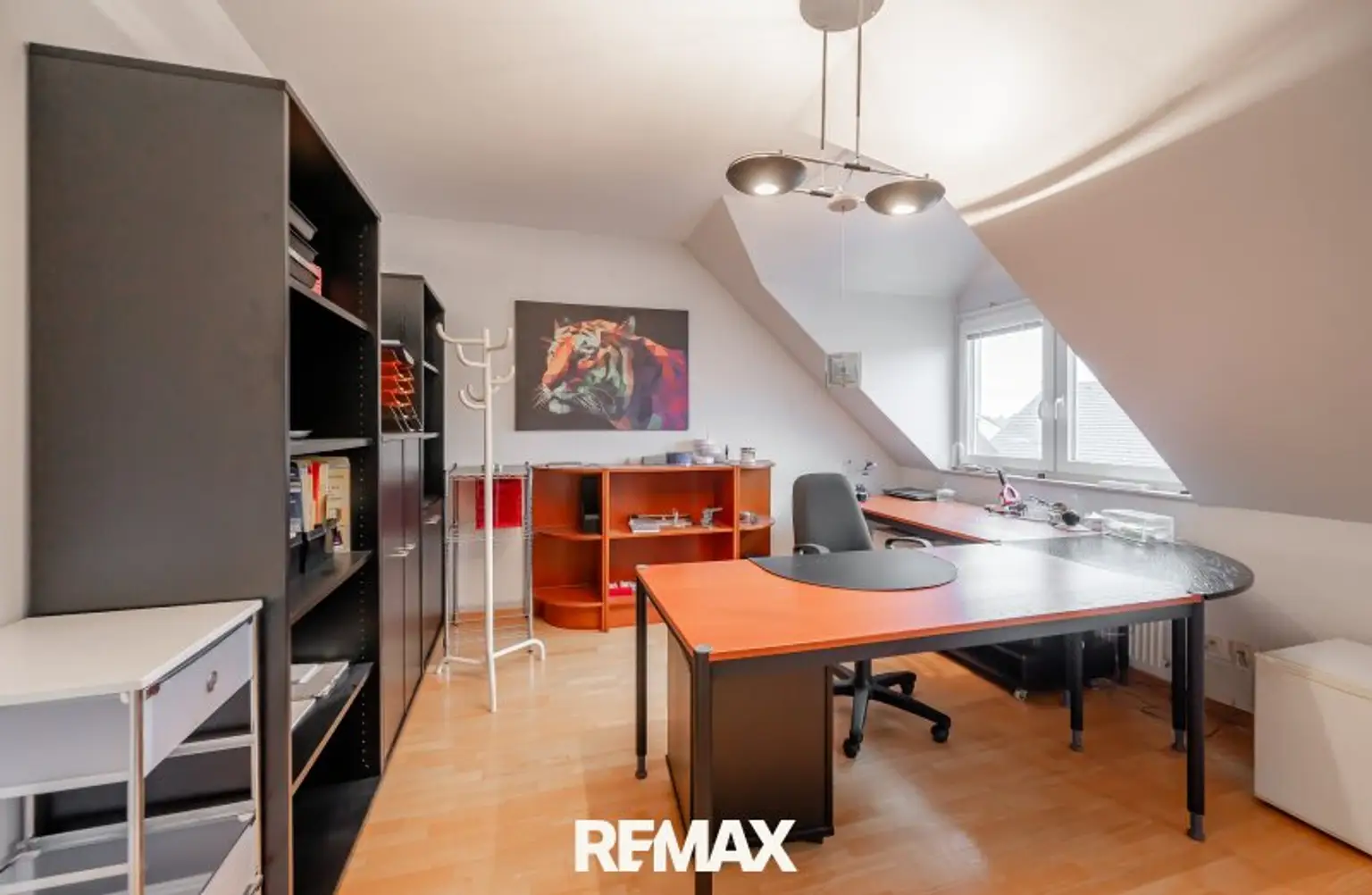Büro (DG)