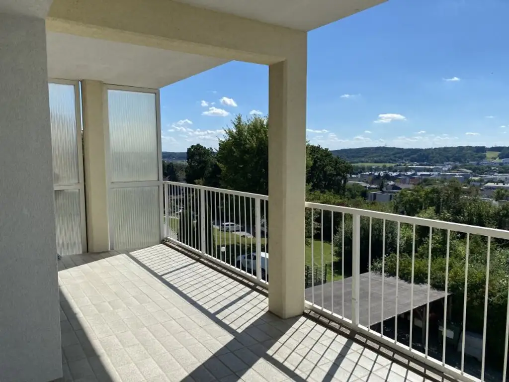 Schöne, große Wohnung in super Aussichtslage