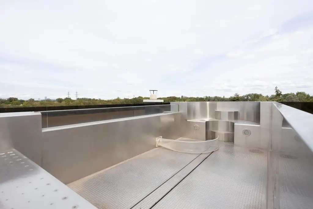 "Penthouse mit Sauna, Pools und eigenen Aufzug"