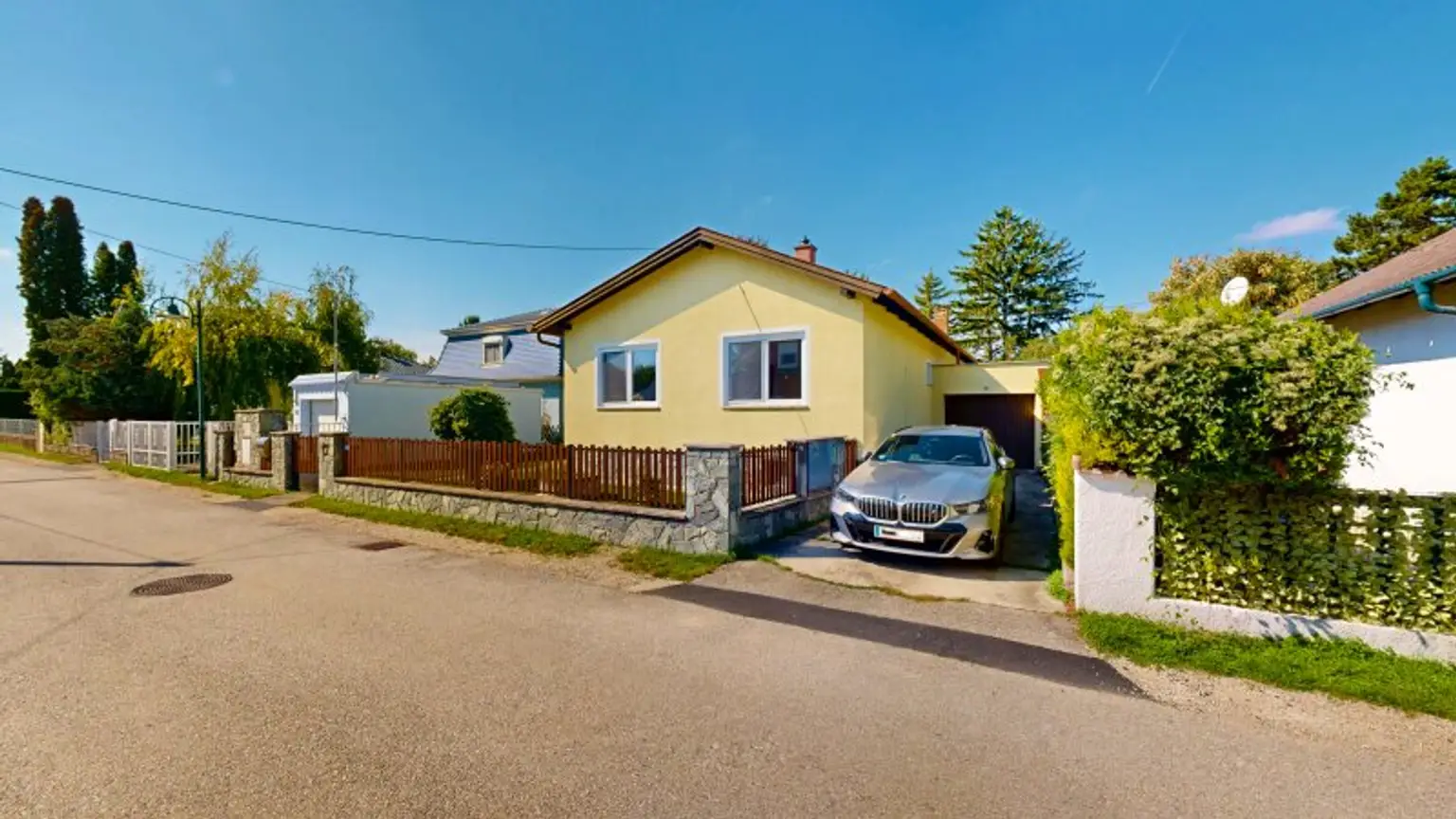 Hinreißender Bungalow mit großem Garten und Entwicklungspotential | 3 Zimmer | Terrasse