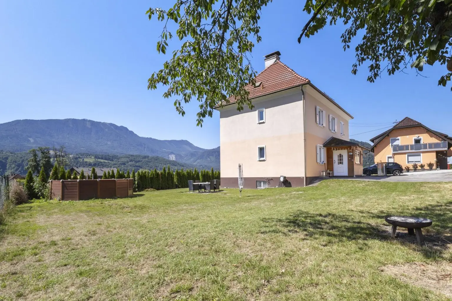 Naturliebhaber aufgepasst: Großzügiges Einfamilienhaus samt Nebengebäude mit viel Potenzial in herrlicher Ruhelage