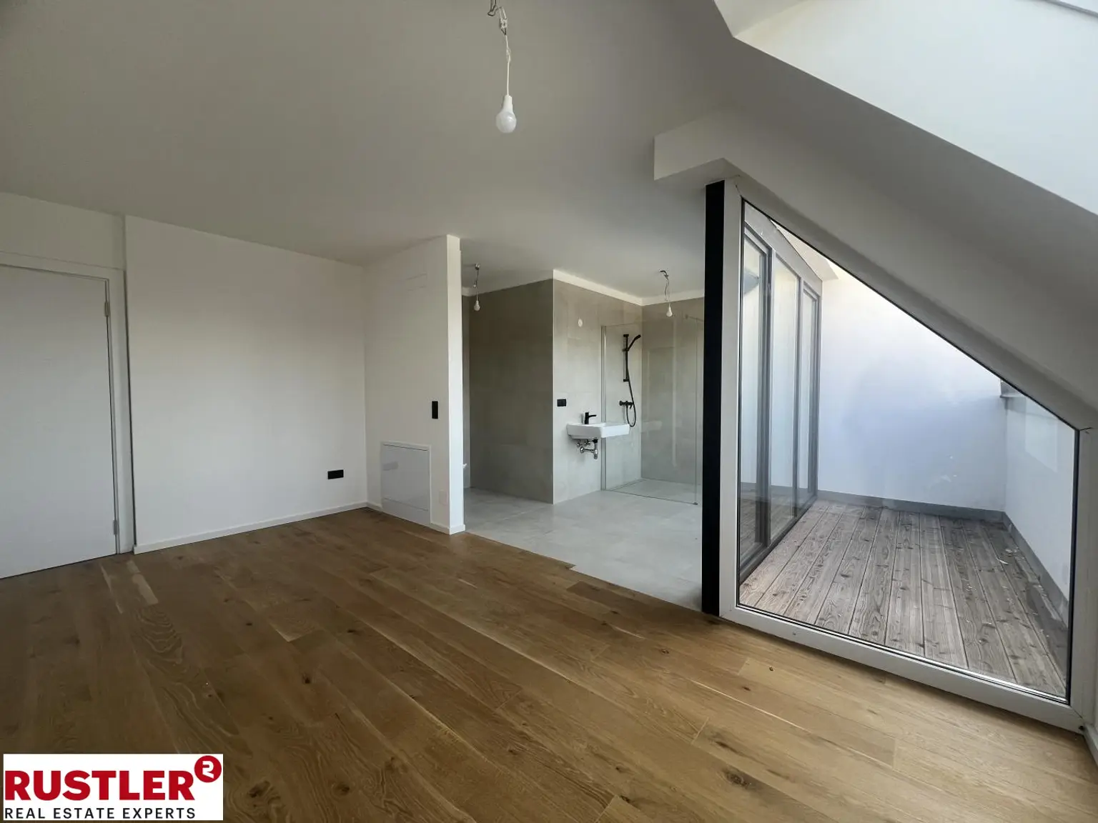 Luxus Penthouse mit sonniger Dachterrasse am Reinlpark | ERSTBEZUG