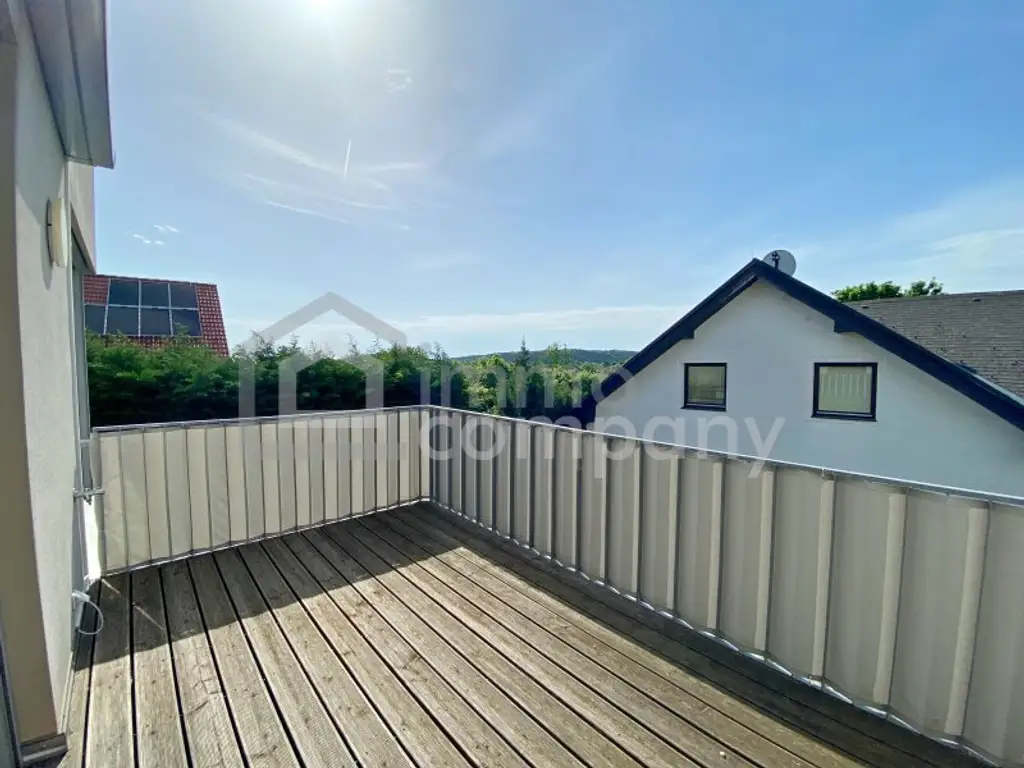 Moderne 3-Zimmer-Wohnung + Balkon + Garage